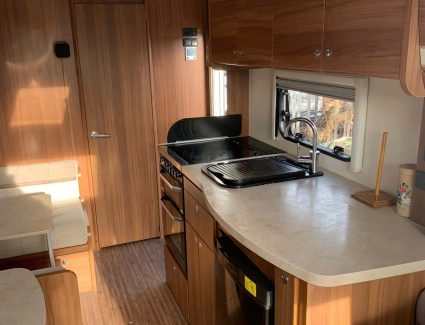 B1C29B69-1593-414A-921B-010292B58937